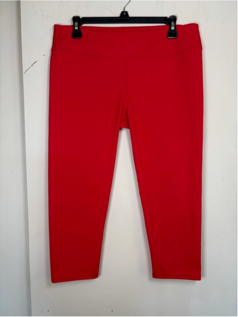 Fabletics High Waisted PowerHold Cropped Leggings Bright Red Size XL Activewear